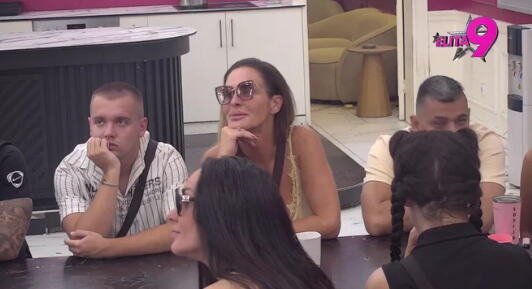 U SVE UPLETEN VELIKI MOĆNIK?! Rijaliti učesnica otkrila šok detalje o Mileni Kačavendi: Ništa nije kao što ona predstavlja... Spomenula i lečenje