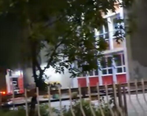 Izbio požar u srednjoj školi u Kruševcu: Sumnja se da je neko bacio pirotehničko sredstvo u podrum