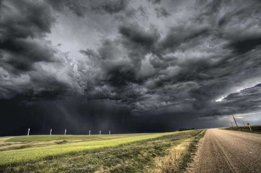OPASNE SUPEĆELIJSKE OLUJE DIVLJAJU PO EVROPI! Popaljeni meteoalarmi po komšiluku, sprema se i TORNADO?! (VIDEO)