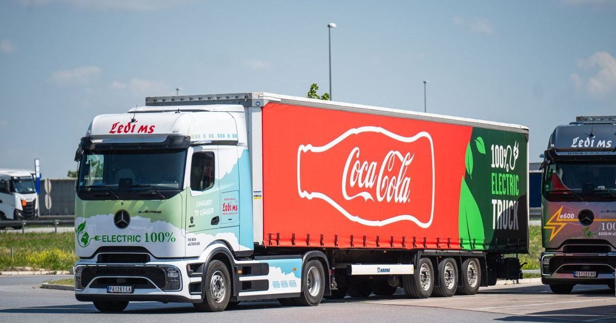 Prvi električni šleperi kompanije Coca-Cola HBC Srbija na najdužoj ruti u domaćem transportu