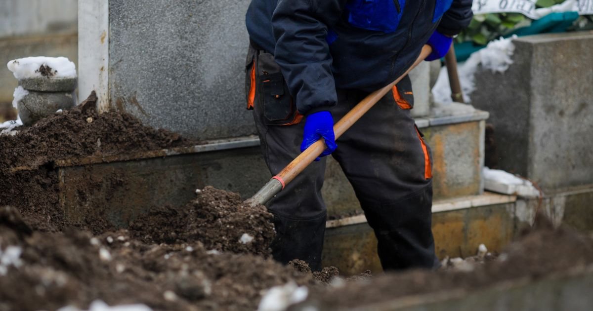 Čak 40 godina traga za istinom o svom ocu: Kada je njegovo telo ekshumirano - Marku gotovo srce stalo od šoka!
