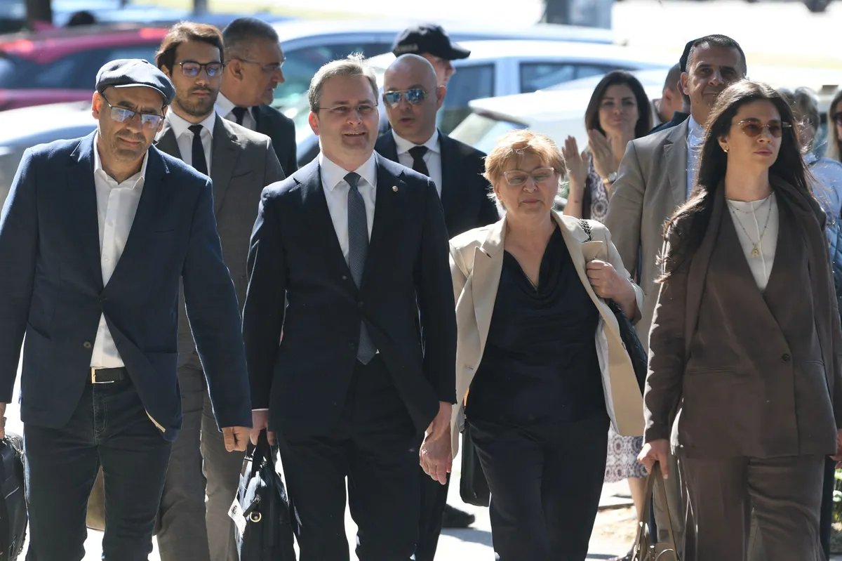 Ne sećam se sastanka sa Selakovićem, pamtim onaj sa tužiocem Nenadićem: Optuženi za Generalštab upirali prstom u ministra u tužilaštvu, pa u sudnici promenili ploču