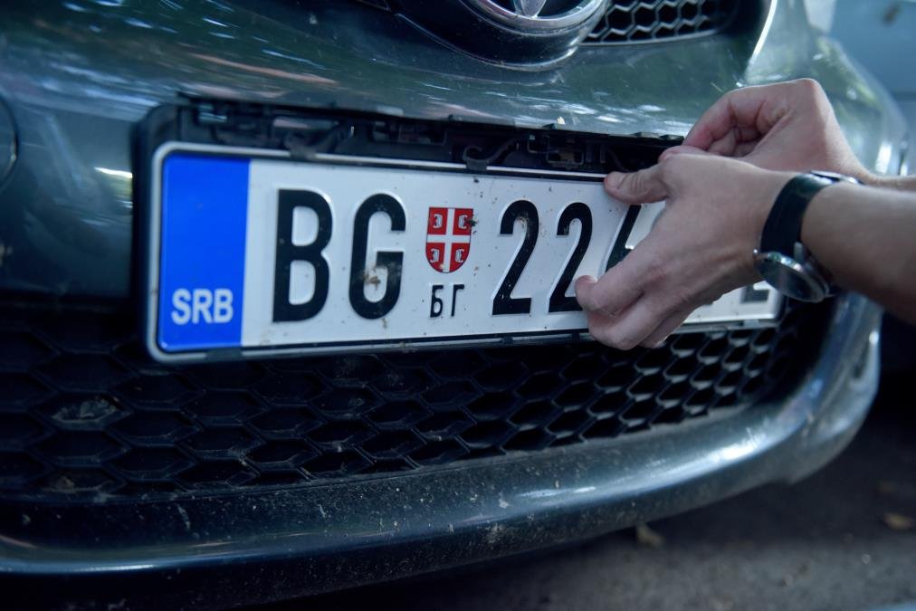 Ostali bez tablica i dozvole na letovanju! Srbi u Grčkoj zbog ovog prekršaja ne mogu da krenu nazad za Srbiju