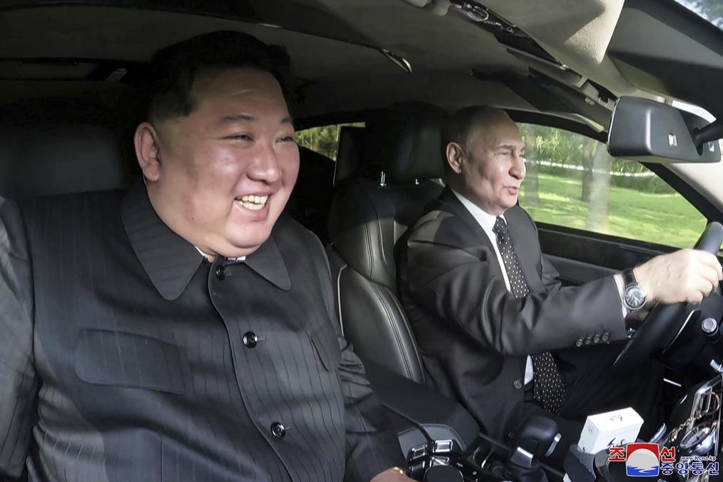 KIM DŽONG UN OBEĆAO PUTINU PUNU PODRŠKU: "Uvek ćemo stajati uz Rusiju"
