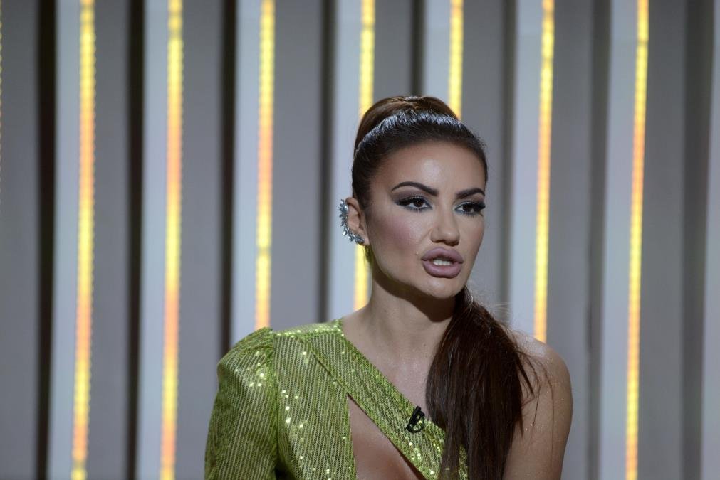 "NIKADA NISAM BILA NEŠTO TALENTOVANA ZA PEVANJE" Sindi o početku karijere i Modelsicama: U grupu sam ušla preko veze, preveslao me je...