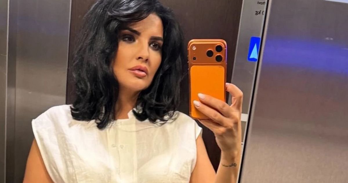 Pocepane farmerke i torba od dve prosečne plate: Milena pozirala u trendi autfitu u liftu, pa usijala mreže