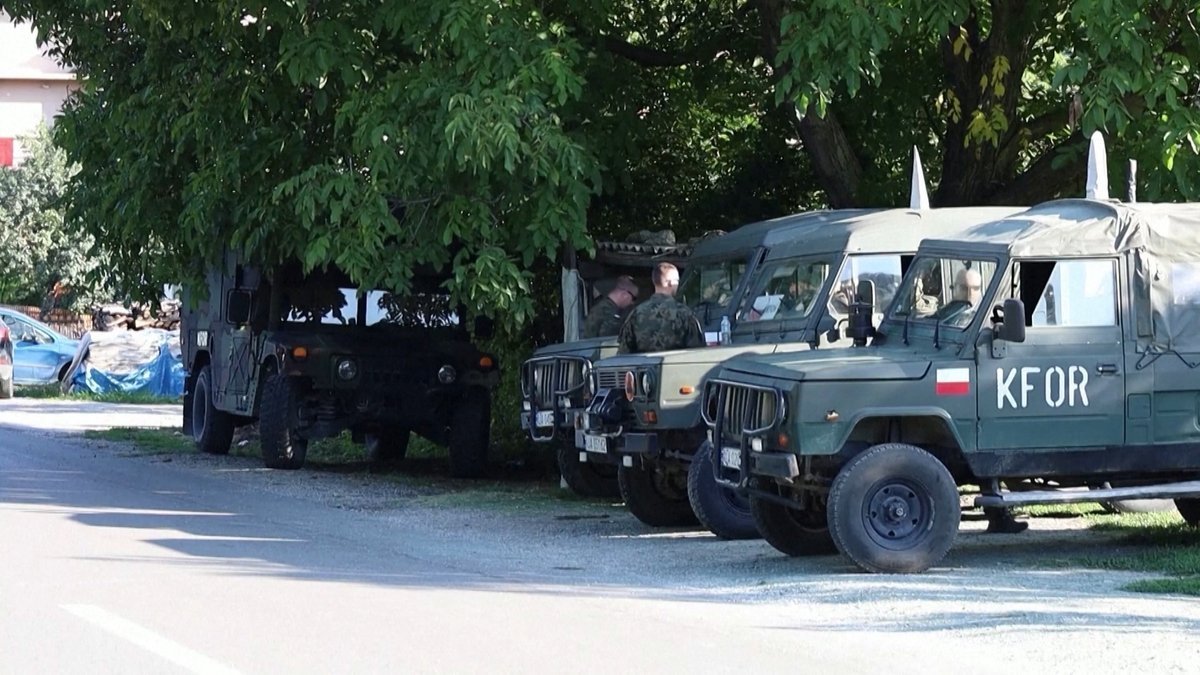 Grinkevič: NATO će postepeno smanjivati snagu svoje mirovne misije na Kosovu