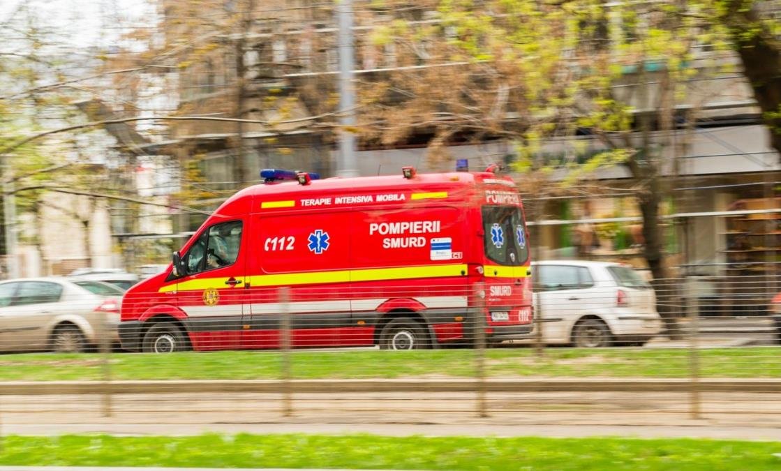 DEVOJČICA (2) UPALA U KAZAN SA VRELIM DŽEMOM: Horor u komšiluku, dete u teškom stanju hitno prevezeno u bolnicu