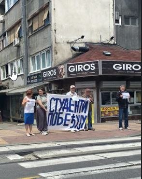 DA LI JE OVO NAJMASOVNIJI BLOKADERSKI PROTEST IKADA? Ako budu brojali kao na Slaviji, ima ovde i 20.000 ljudi!