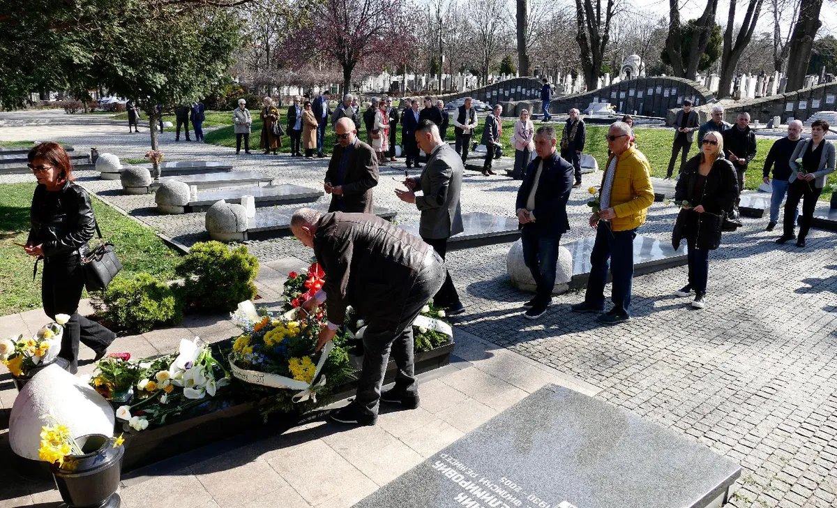 DS: Pronaći počinioce koji su oštetili nadgrobni spomenik Zorana Đinđića