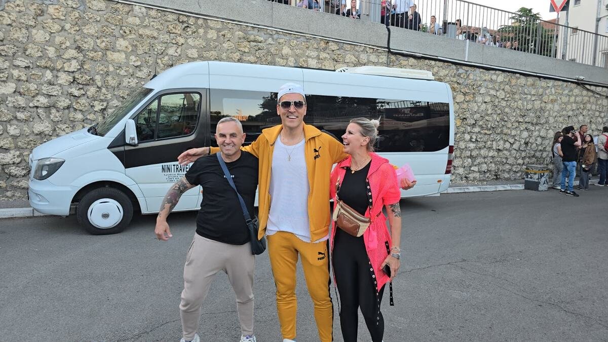 OD RIJALITI UČESNIKA DO SPORTSKIH LEGENDI! Poznati stižu na koncert devedesetih, evo ko se sve sjatio na Tašmajdan