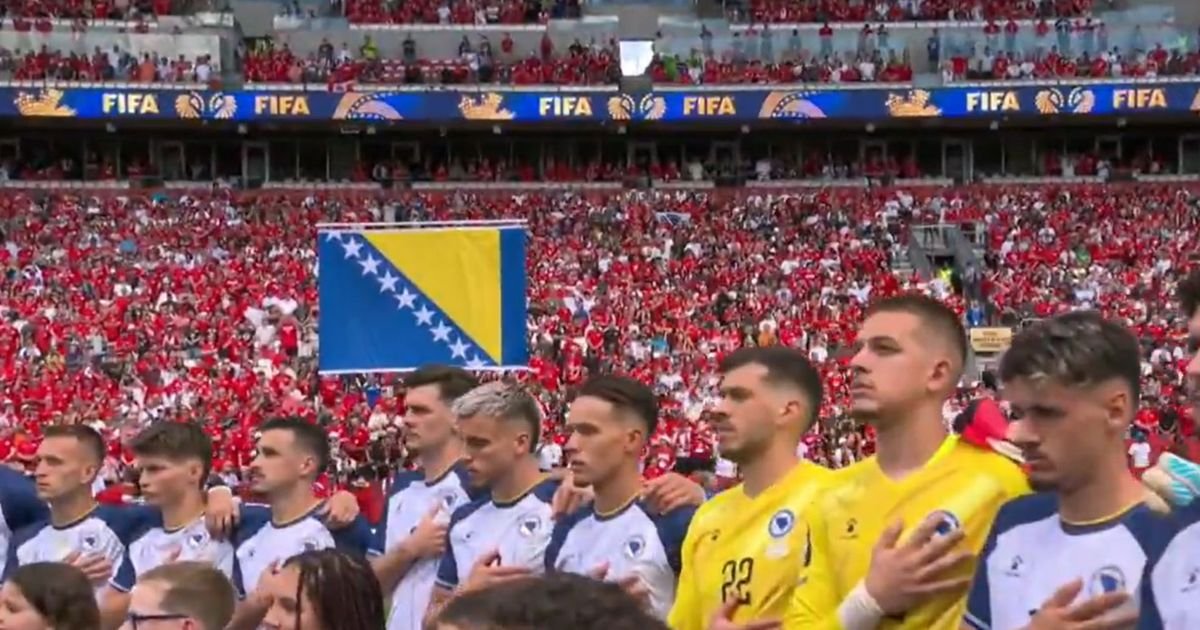Poslušajte kako je Srbin izveo himnu BiH na Mundijalu: Oduševio je čitav stadion i na hiljade Bosanaca...