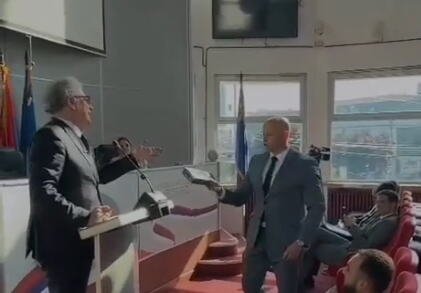 MILIĆEVA KULA OD LAŽI PALA PRED JEDNIM POTEZOM ODBORNIKA SNS: Nismo Vam zaboravili Barona i aferu sa švercom cigareta ''tešku'' više od 2 miliona evra! (VIDEO)