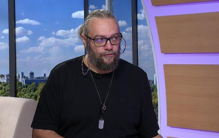 MARKO KON SE OŠIŠAO I PROMENIO IMIDŽ! Pevača jedva prepoznali u centru Beograda, nova frizura izazvala lavinu komentara (FOTO)