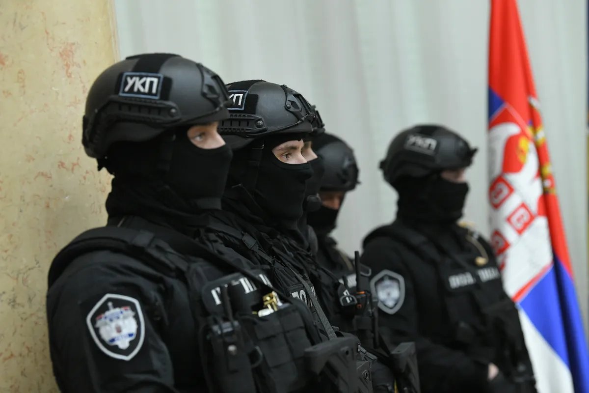 Austrijski mediji o srpskoj policiji: Ugled im nagrizaju veze sa kriminalom i nasilje protiv demonstranata
