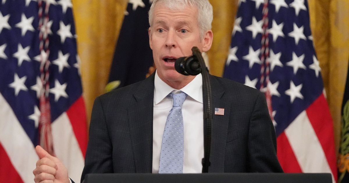 Američka vojska prati brodove koji prevoze naftu kroz Ormuz