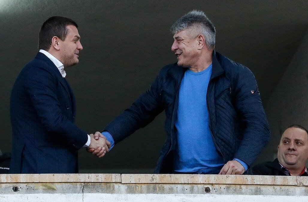 DA LI SE TO MILOŠ VAZURA VRAĆA U PARTIZAN? Njegov saradnik je već tu i seo je u Mijatoviću stolicu...