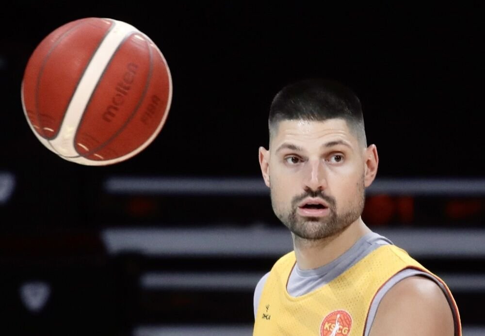 "KUVA" SE CRVENO-BELA BOMBA? Nikola Vučević uslikan u razgovoru sa čelnikom Crvene zvezde! (Foto)