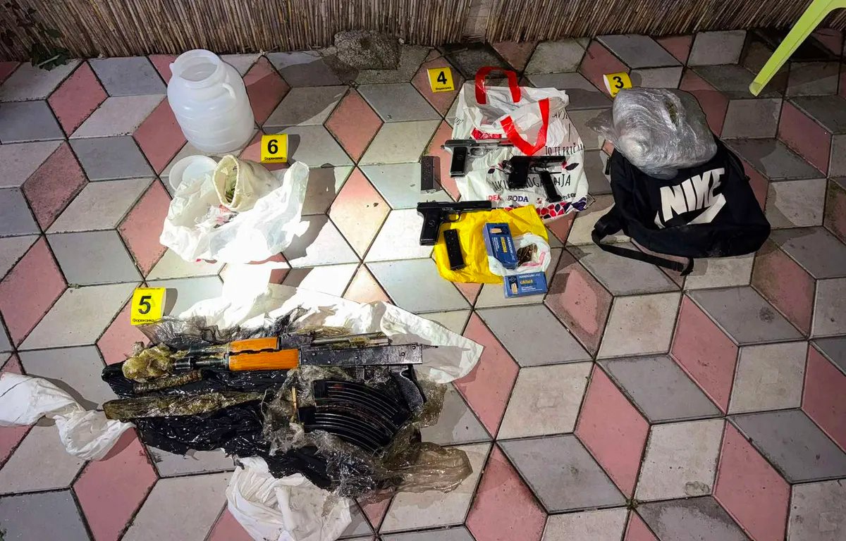MUP: Trojica Nišlija uhapšni zbog trgovine narkoticima i oružja
