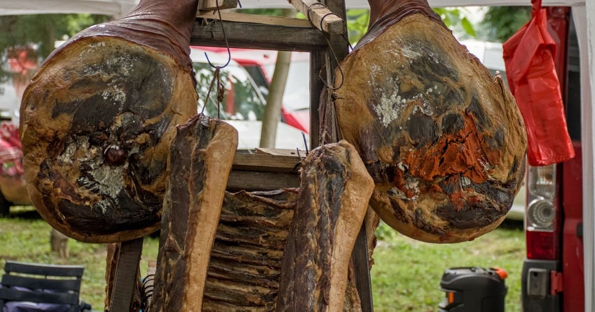 Ovoliki kulen nema niko na svetu! Star je 3 godine i teži skoro 4 kilograma: Po ceni je jasno - nije za svakog
