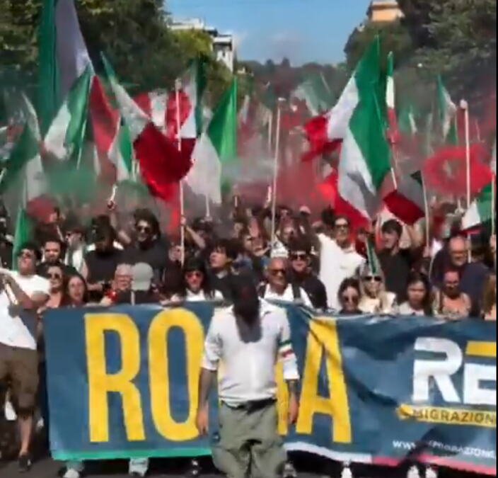 KLICALI MUSOLINIJU! EKSTREMNI DESNIČARI PROTESTOVALi U RIMU: Zahtevaju povratak migranata u njihove matične zemlje! (VIDEO)