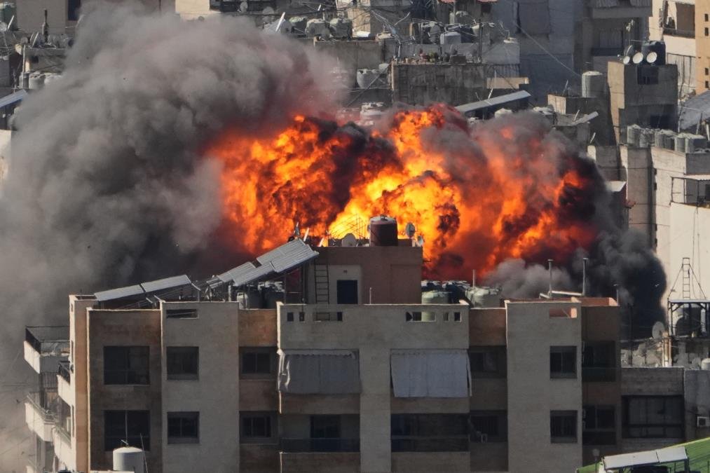 IZRAEL NAREDIO HITNU EVAKUACIJU 20 MESTA! "Svako ko se nalazi u blizini boraca Hezbolaha, njihovih objekata ili municije dovodi svoj život u opasnost" (FOTO)
