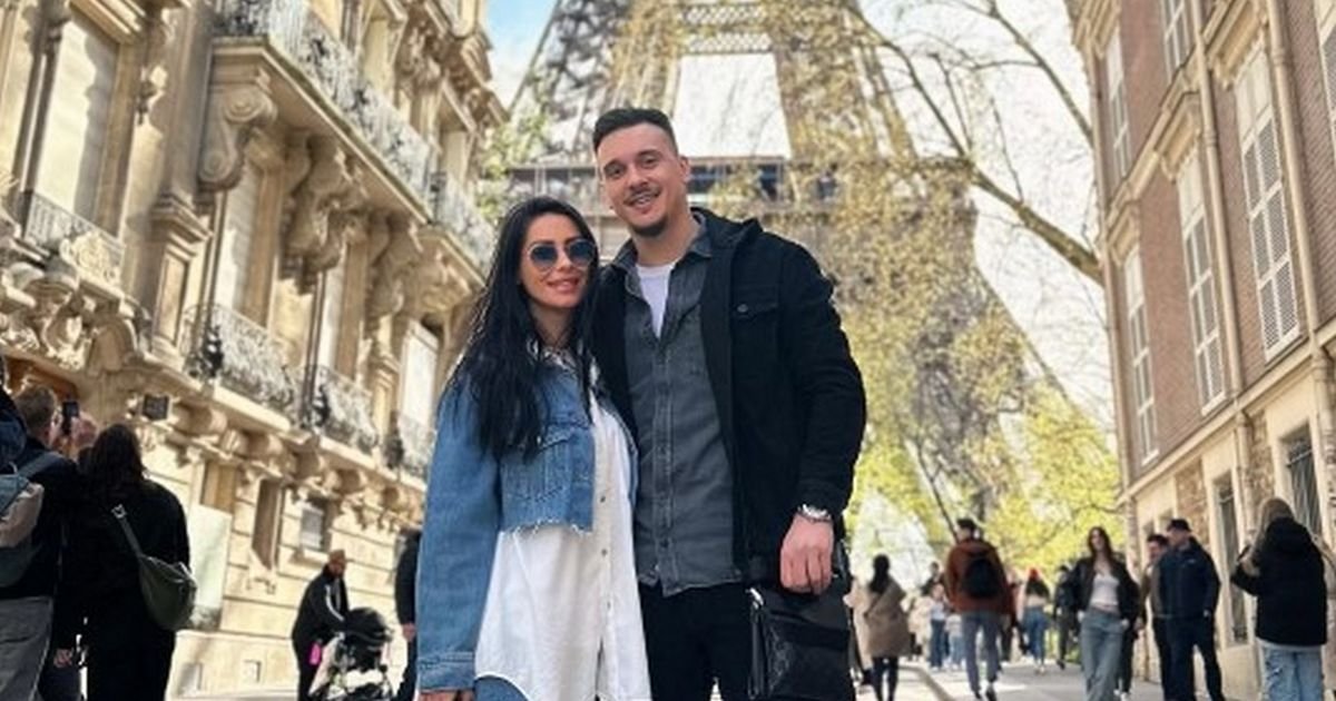 Estradni par gradi vilu u Banovcima: Pevačica i njen deceniju mlađi muž ostvarili san "Želimo da se..."