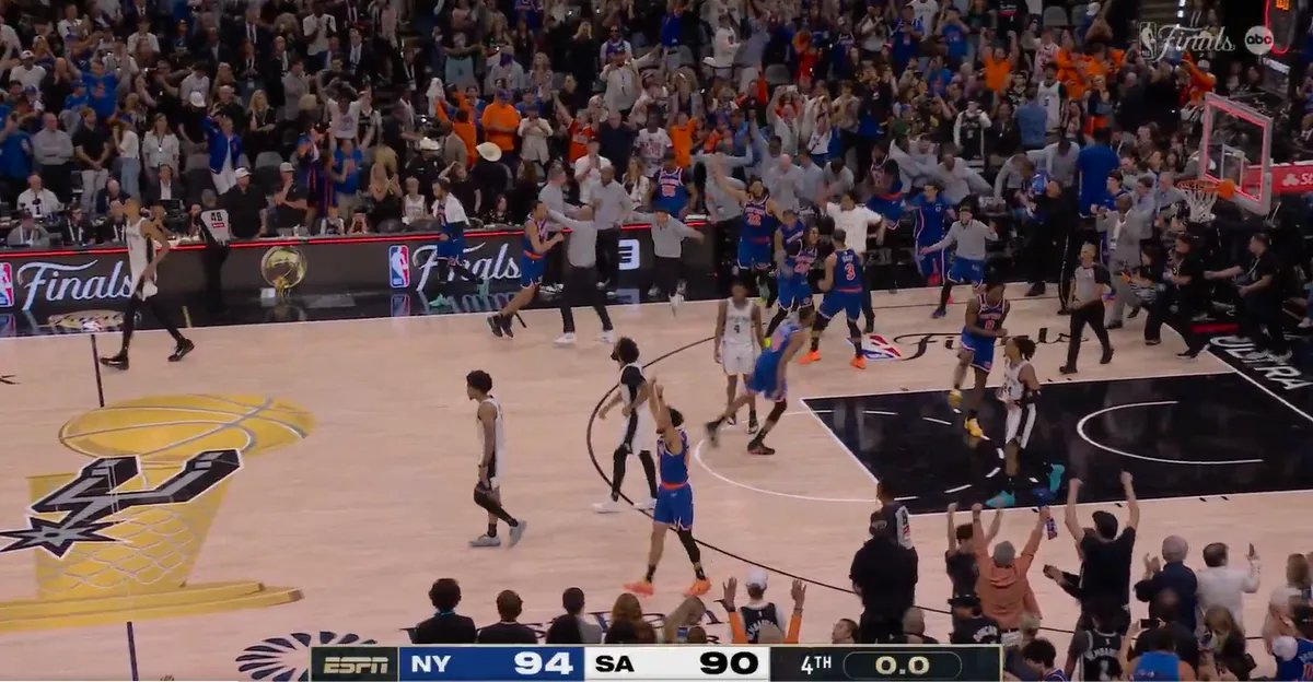"Isplačite se, Niksi su posle 53 godina šampioni NBA": Komentator raspametio sve odjavom meča, nije mogao da zadrži emocije VIDEO