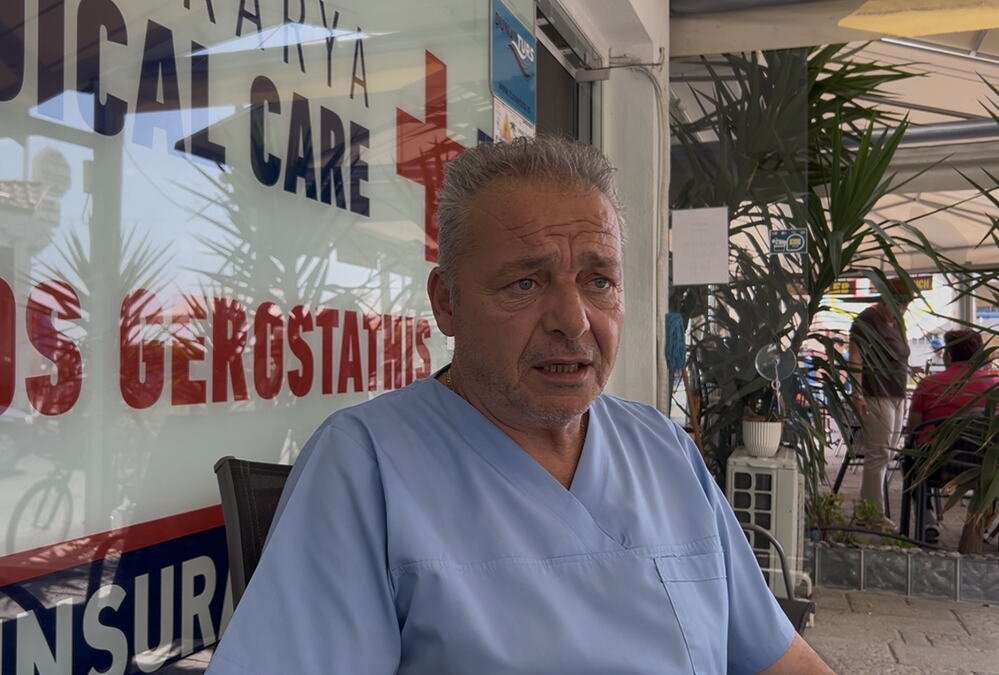 OVO JE DR NIKOS KOJI JE ŽENI IZ SRBIJE SPASAO ŽIVOT NA PLAŽI Kako se porodici iz Aranđelovca odmor iz snova za tren pretvorio u bitku za život, evo šta se zbilo
