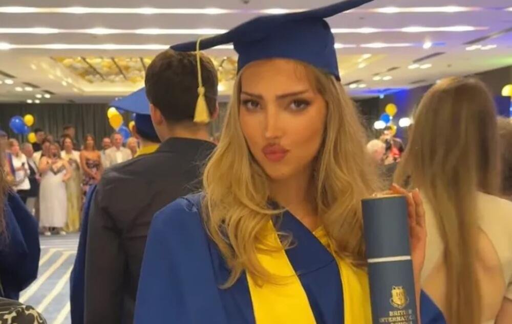 EVO KOJU ŠKOLU JE ZAVRŠILA ATINA TOŠIĆ: Duško i Karleuša dali MASNE PARE, a ČAK SU DODATNO PLAĆALI I...