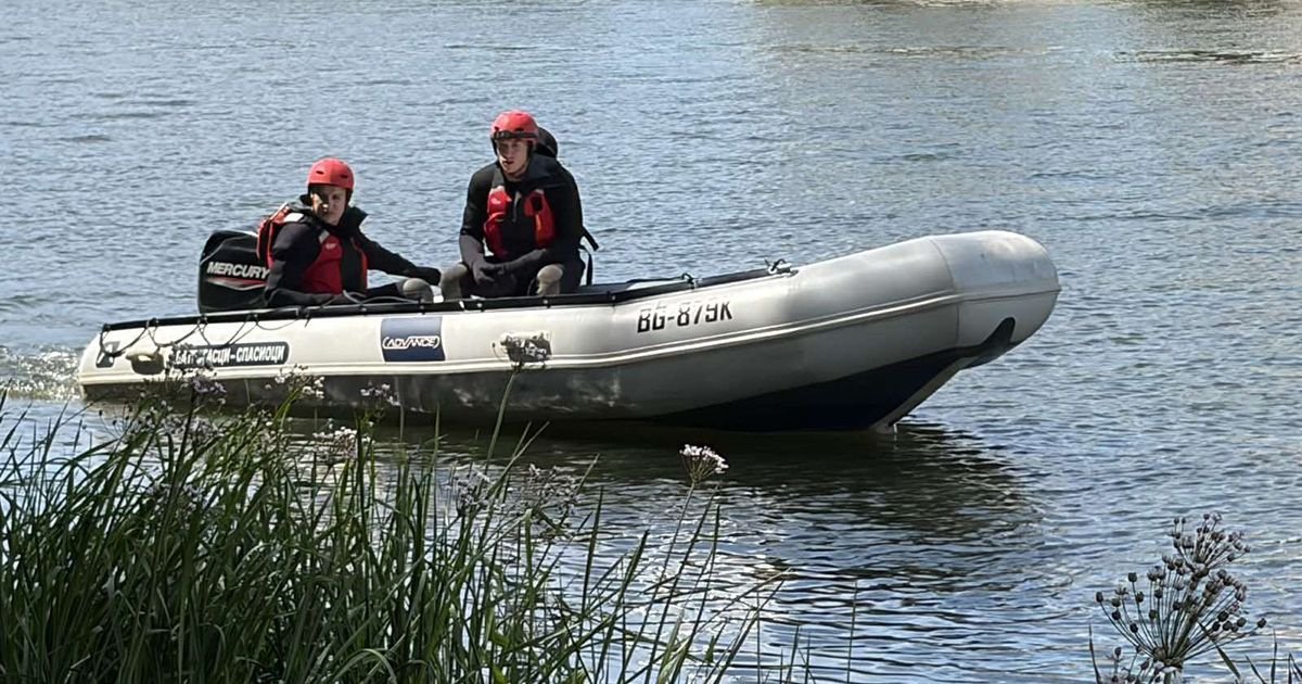 Prve slike! Vatrogasci-spasioci pretražuju Tisu: Potraga za dvojicom nestalih kod Sente ne prestaje