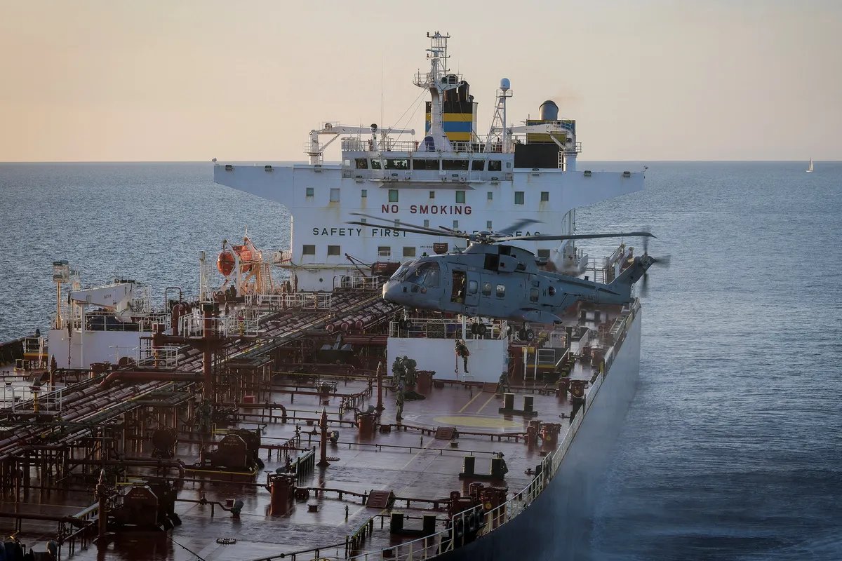 Britanski marinci se ukrcali na ruski tanker, jedan iz flote kojom Rusija izbegava sankcije