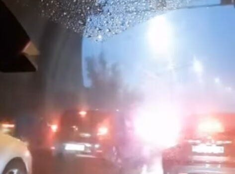 AUTOMOBILI ZAGLAVLJENI U TUNELU USRED OLUJE! Nevreme napravilo haos u Vojvodini, grad i pljusak paralisali ulice: RHMZ upozorava na nepogode! (FOTO, VIDEO)