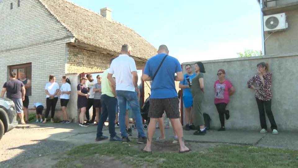 "Luksuzna kola, niko ispod 120 ne ide": Meštani ulice u Vrbasu godinama u strahu zbog nesavesnih vozača
