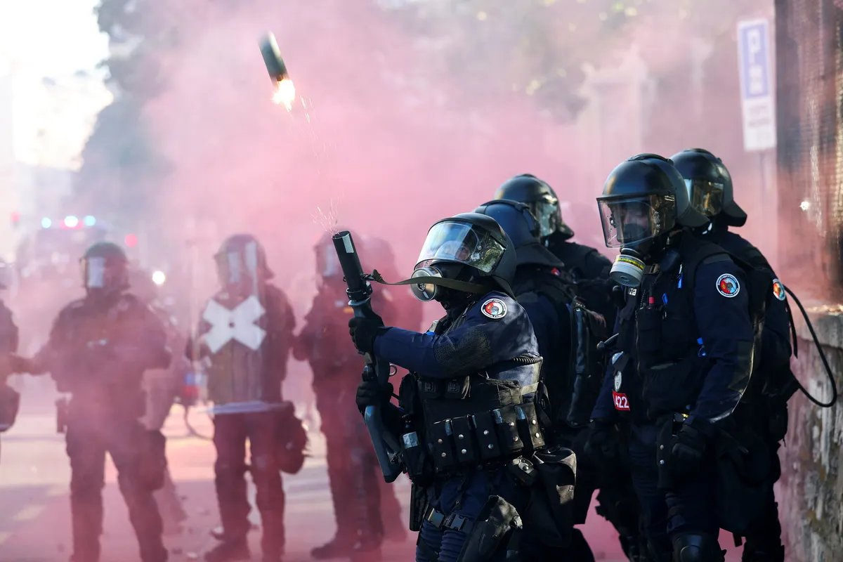 (FOTO) U Ženevi protest uoči početka samita G7