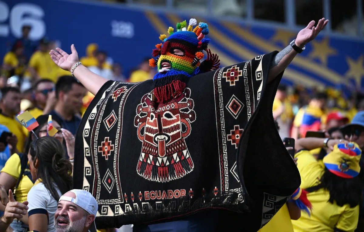Šta se krije iza zastrašujuće maske navijača sa Mundijala koja je obišla svet FOTO