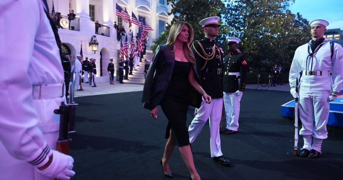 Melanija Tramp izdominirala stajlingom na UFC u Beloj kući: Svi su gledali u ženu predsednika Amerike