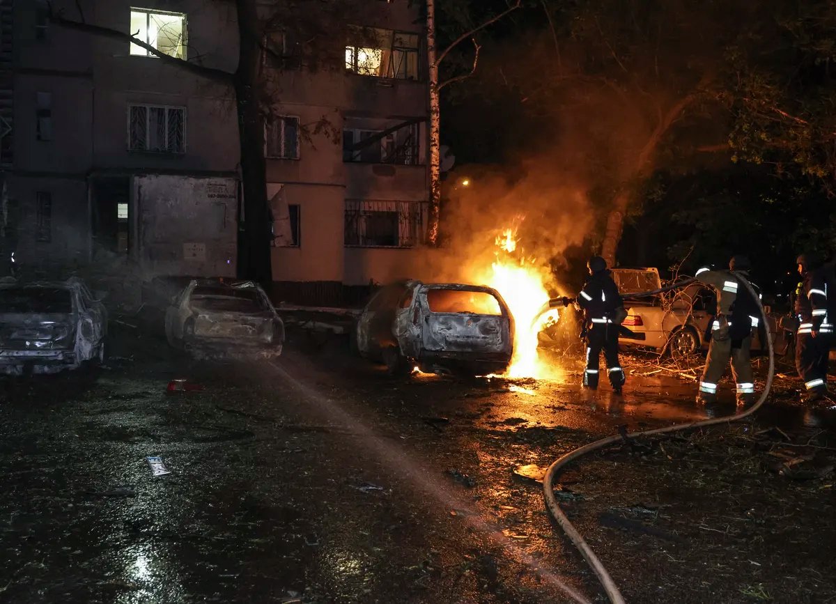 Ruski napadi izazvali požar u manastirskom kompleksu u Kijevu: Poginulo pet osoba u Harkovu