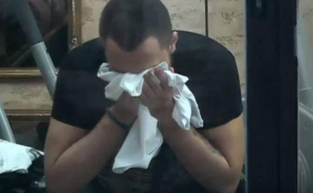 GASTOZ JEDVA IZVUKAO ŽIVU GLAVU ZBOG NEVREMENA! Ostao PARALISAN u KOLIMA usred BUJICE - snimak je jeziv
