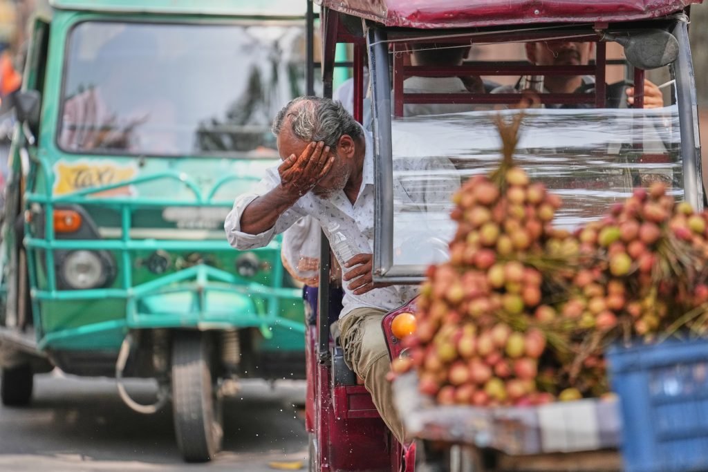 Indiju pogodio toplotni talas, u Delhiju izmereno 43,5 stepeni, a na suncu 64