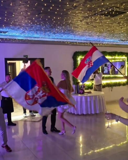 Na svadbi u Dubrovniku se zavijorile srpska i hrvatska zastava: Mladoženja morao da reaguje: "Ne verujem koliko zadrtih ljudi ima"