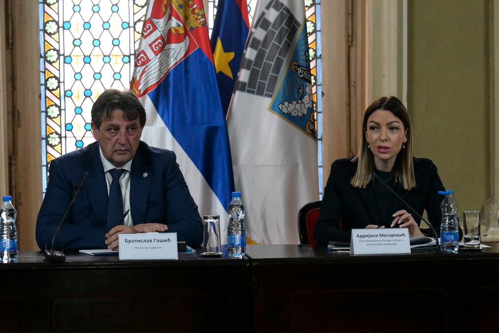 Ministar Gašić i ministarka Mesarović sa građanima u Zrenjaninu: Vojska Srbije otvara nova radna mesta i jača kadrovske kapacitete! (FOTO)