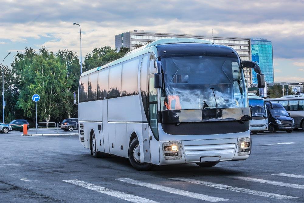 KRCAT AUTOBUS SE SURVAO U PROVALIJU! Poginulo preko 30 ljudi, horor prizor sa mesta nesreće (FOTO)