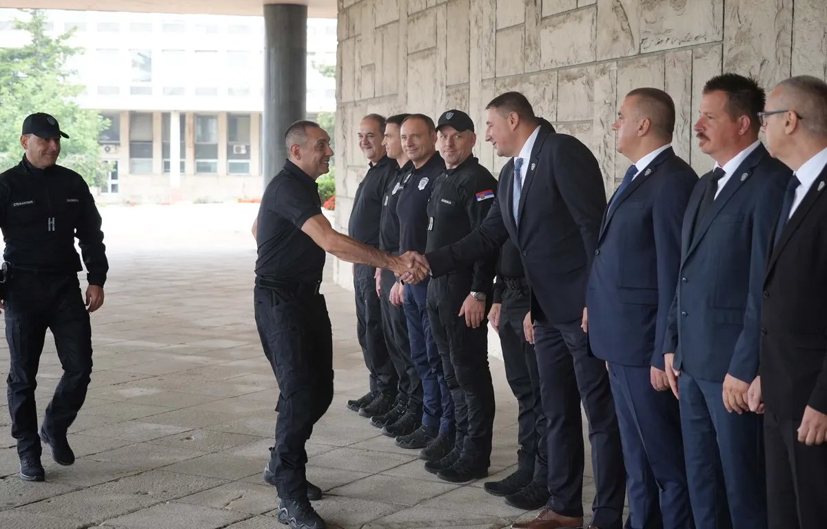 SAJ i JZO otvaraju vrata civilima, Radovanović kaže - otvara se prostor za prijem SNS batinaša