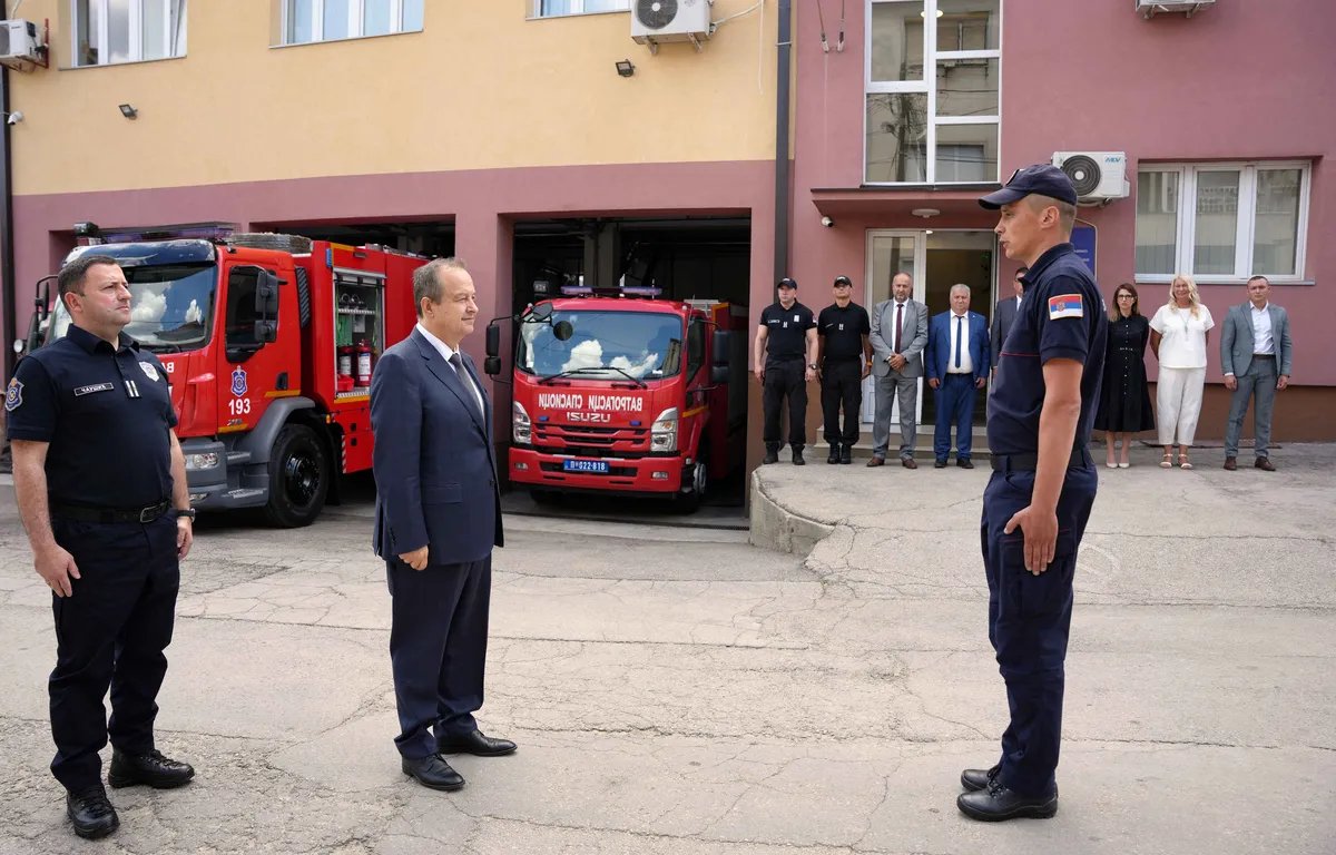 Dačić u Prokuplju: Pojačava se vatrogasna služba u Toplici, više ljudi, helikopter, dronovi