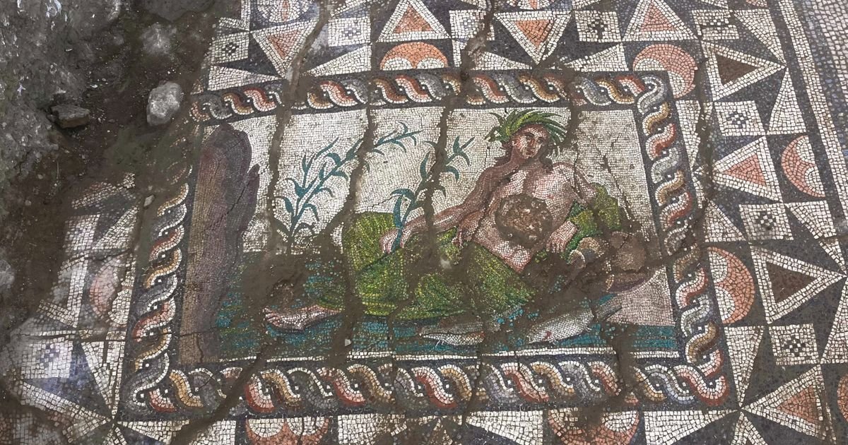 U ulici teatra pronađeno arheološko blago: Apendos krio jedinstveni mozaik rečnog boga