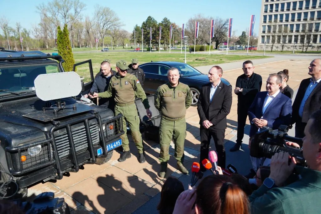 Dačić ponovo briljira o "zvučnom topu": Crno na belo dokazano da je laž da ga je policija upotrebila na Slaviji