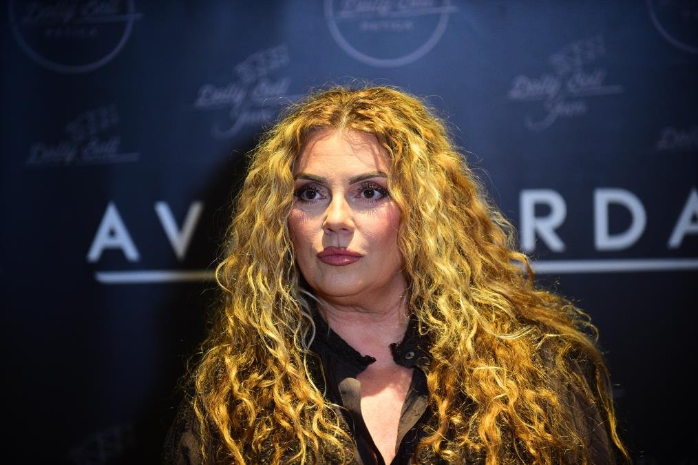 "MOŽDA SE ZADUŽUJU I DIŽU KREDITE DA SNIME PESMU" Indira Radić otvorila dušu: Sve o estradi, kolegama, snajki Ruskinji i partneru