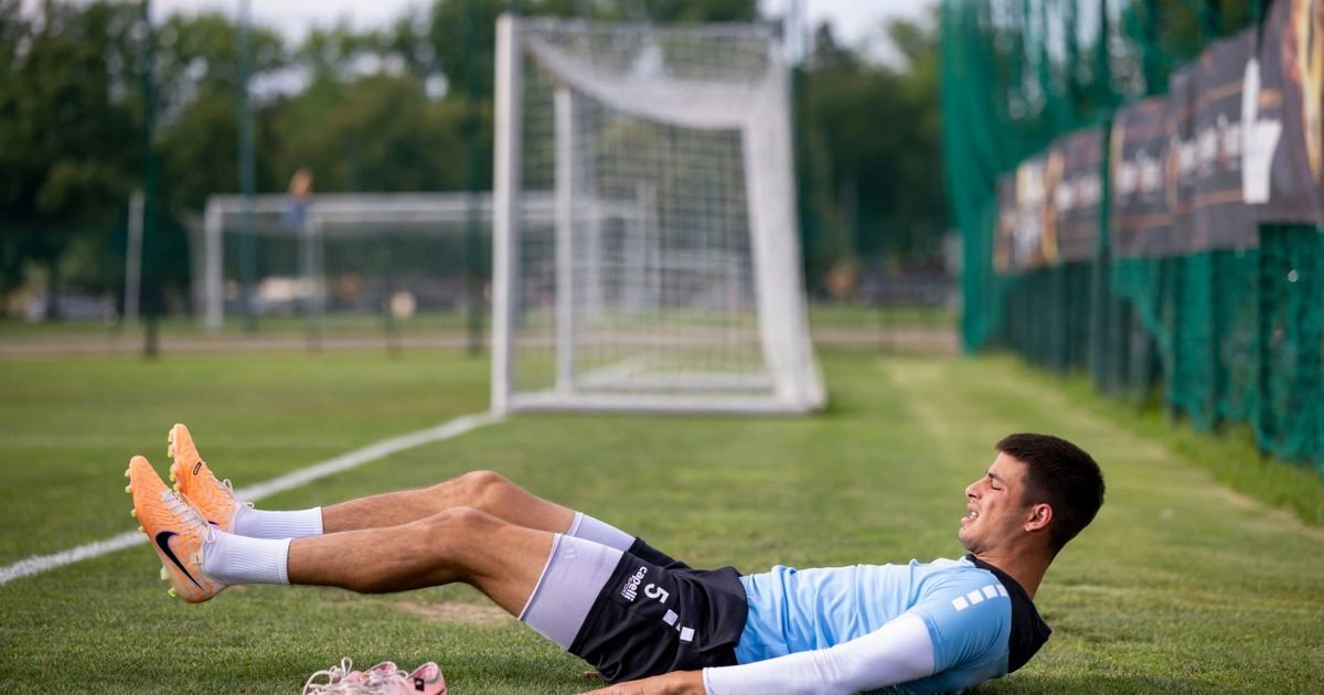 Dva važna potpisa za Železničar: Iskusni Popović i mladi Vidojević ostaju u Pančevu!