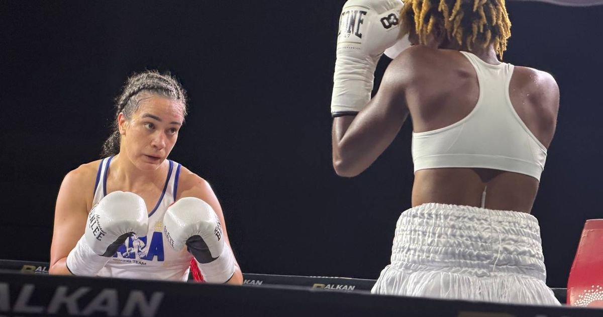 Sara Ćirković je kraljica! Srpska bokserka "izudarala" rivalku i nanela joj prvi poraz u karijeri